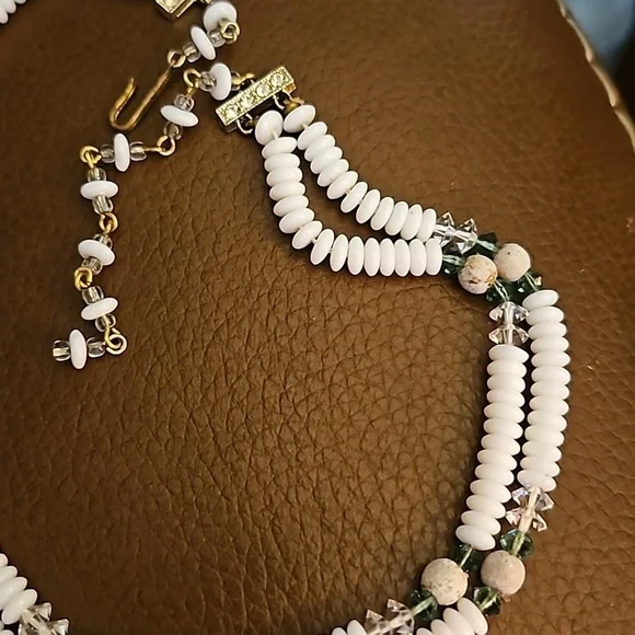 Vintage Mid-century White Milk Glass Disc Beaded Layered Necklace - Picture 6 of 8